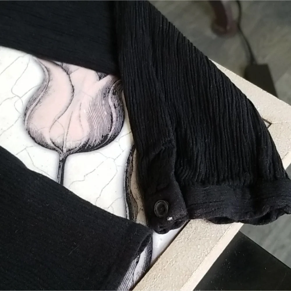 Mossimo Black Long Sleeve Bobo Type Top - Picture 7 of 8